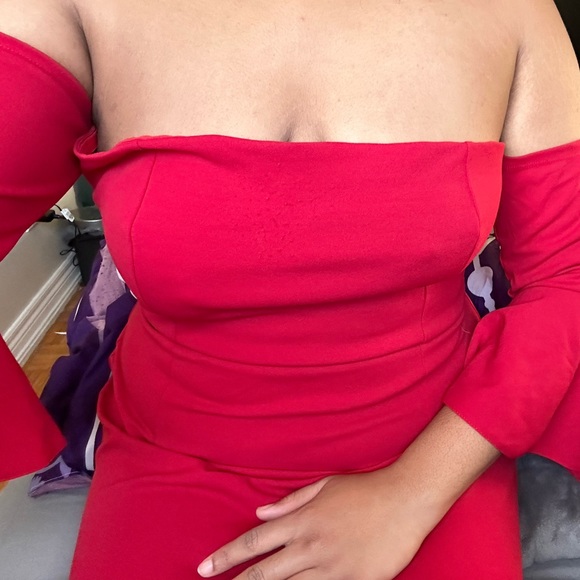 Plus Red Elegant Off The Shoulder Dress - Picture 4 of 7